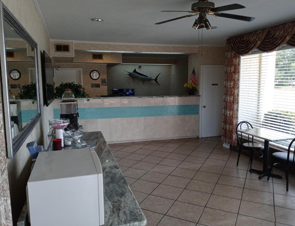 Hole The - Walton - Sunset Plaza - Nearby Beaches & Hurlburt