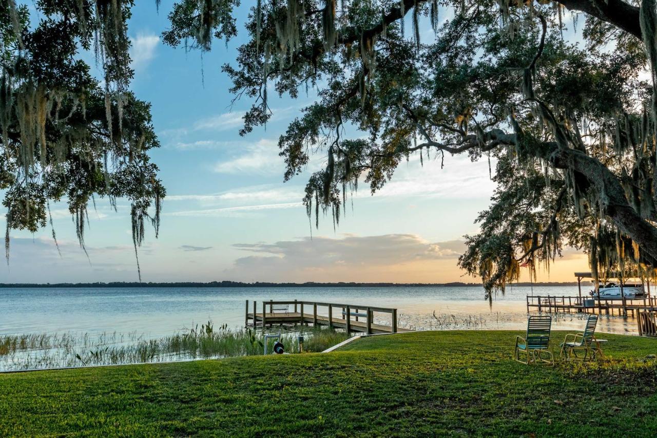 Luxe Waterfront Oasis With Dock - Direct Access Holiday home *