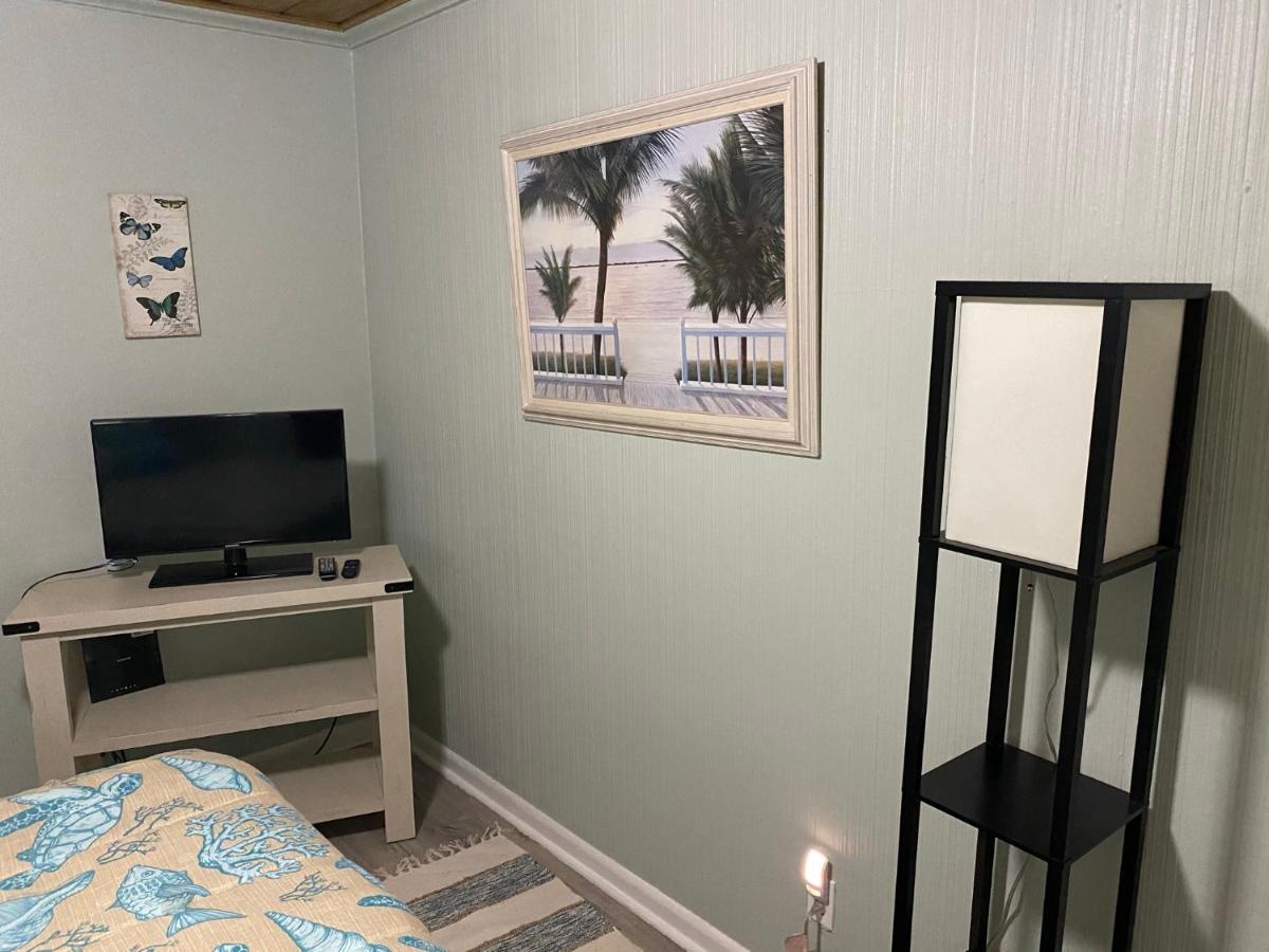Option1 3 Bedroom House Only Option2 Studio Cottage Only Option3 House Plus Cottage Fenced Backyard Private Patio Areas Grill Firepit Plenty Parking! Quick Access 10 Min To Beach Airport Delray West Palm