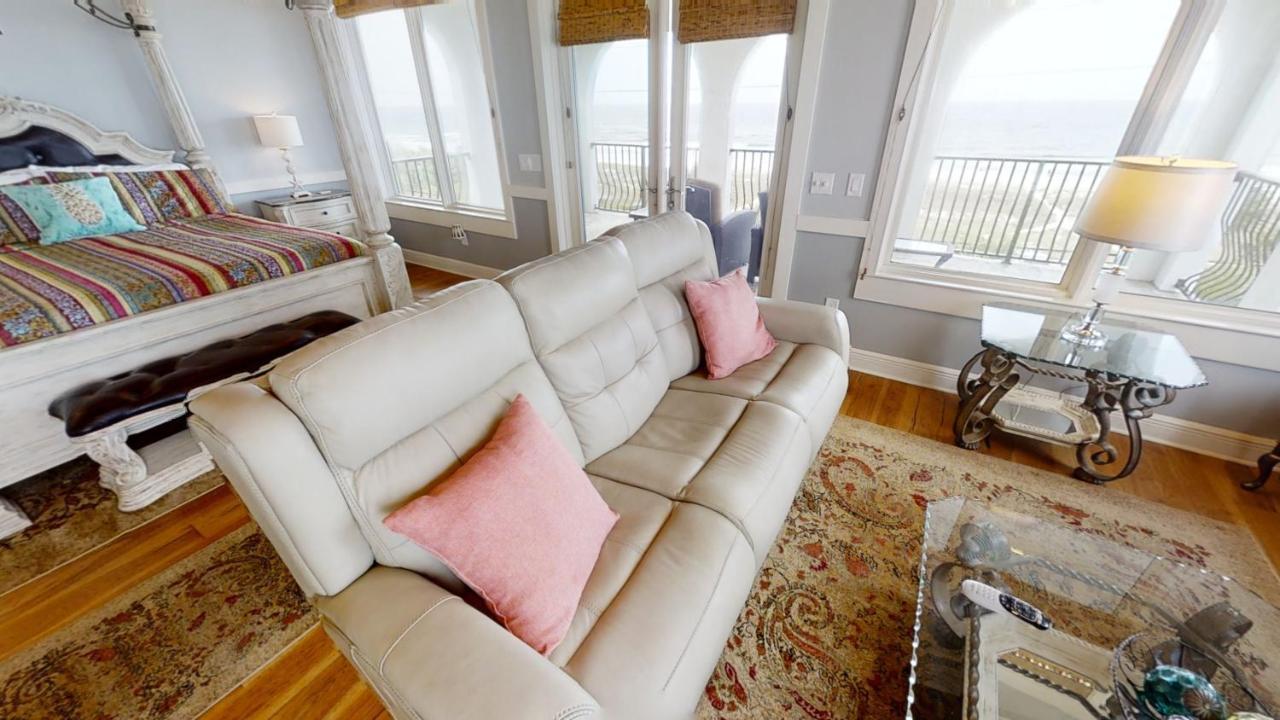 Front House *