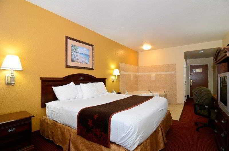 Hotel Western Edgewater 3*