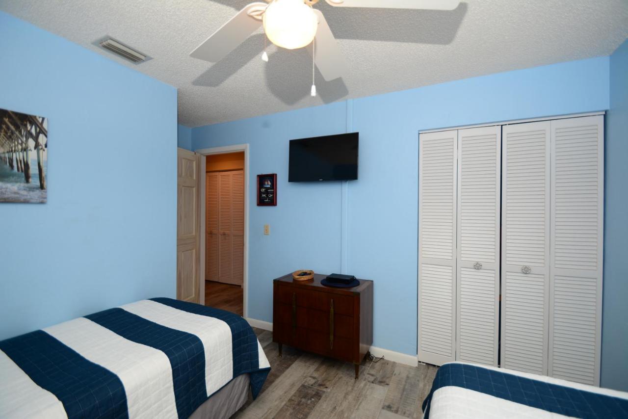 Holiday home Salt Life Cozy Canal Front Pool W Boat Dock Palm Coast