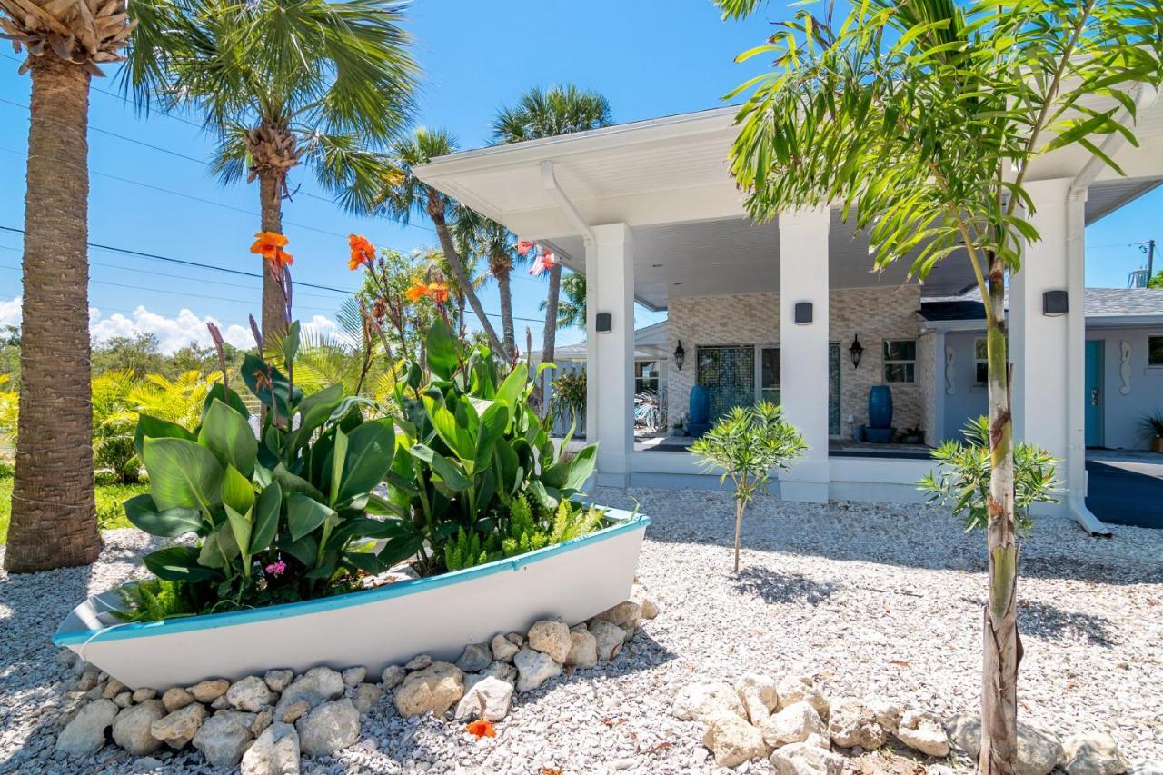 Latitude 26 Waterfront Boutique - Myers 2*