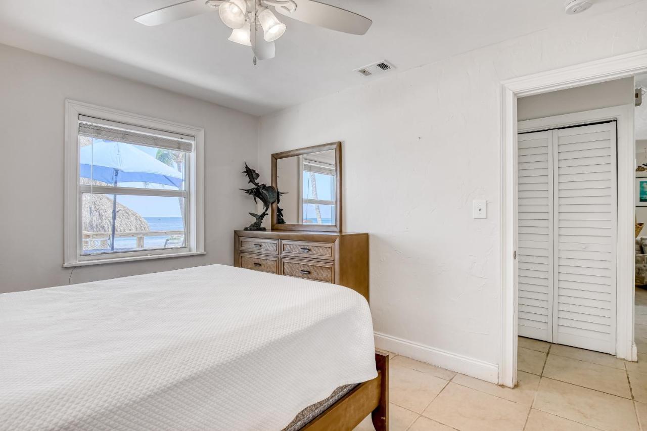 Beachfront Ocean Duplex Holiday home Layton