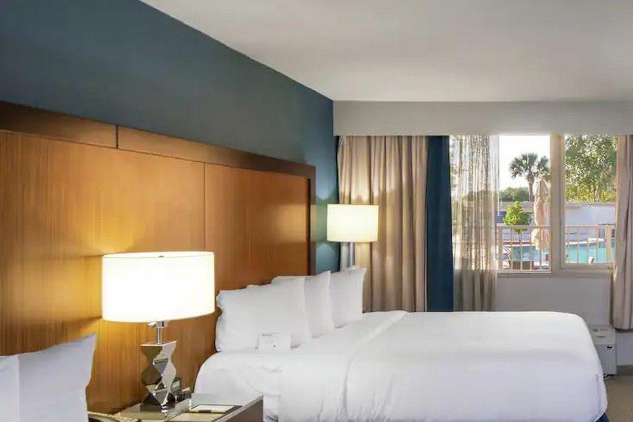 Doubletree By Hilton Airport Hotel