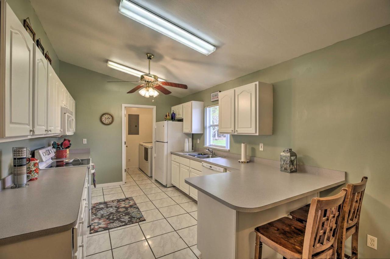 Okeechobee Fishing Retreat With Fire Pit! *