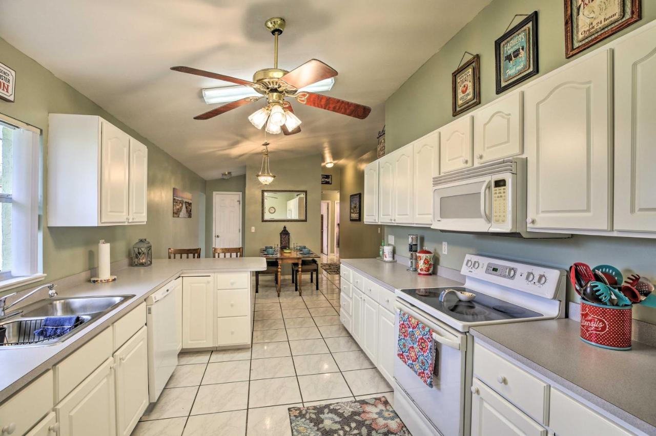 Holiday home Okeechobee Fishing Retreat With Fire Pit!