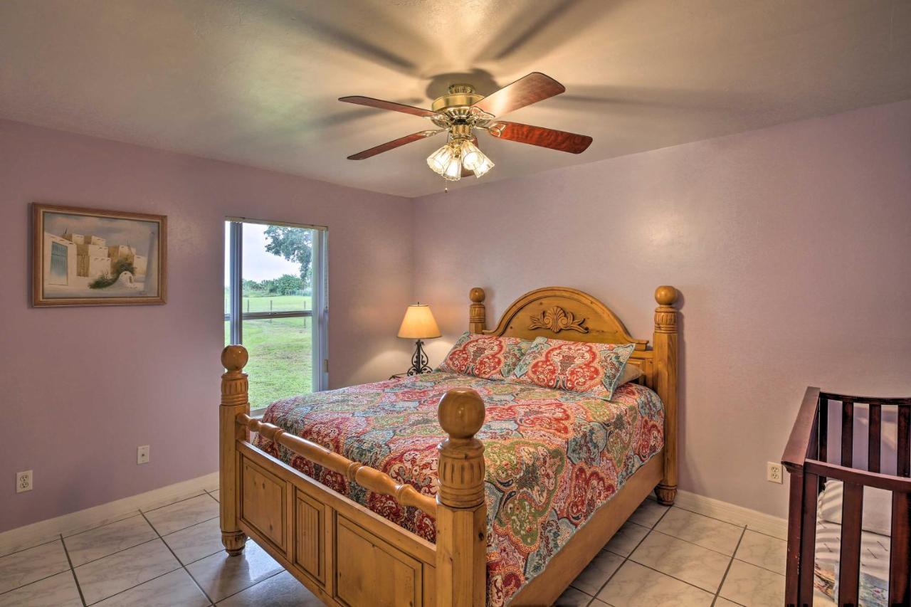Okeechobee Fishing Retreat With Fire Pit! Holiday home *
