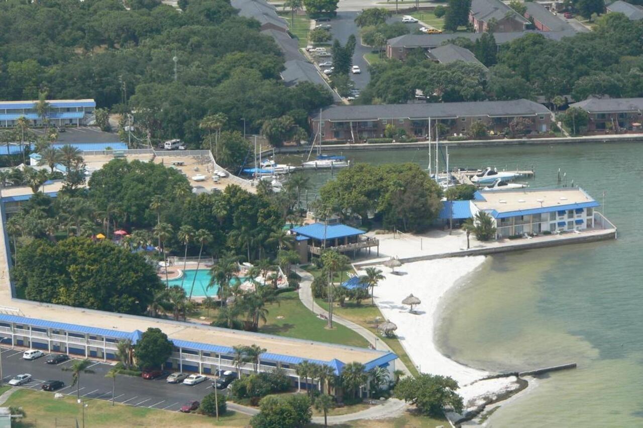 Magnuson Marina Cove Hotel 3*
