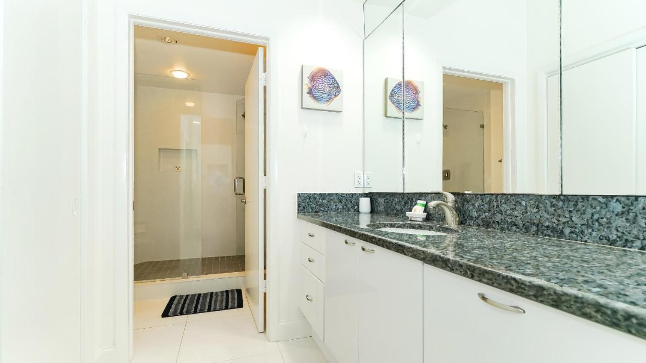 Harbor Club 309 Apartment