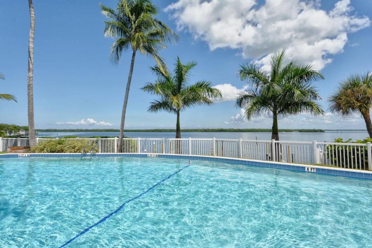 Harbor Club 309 Apartment