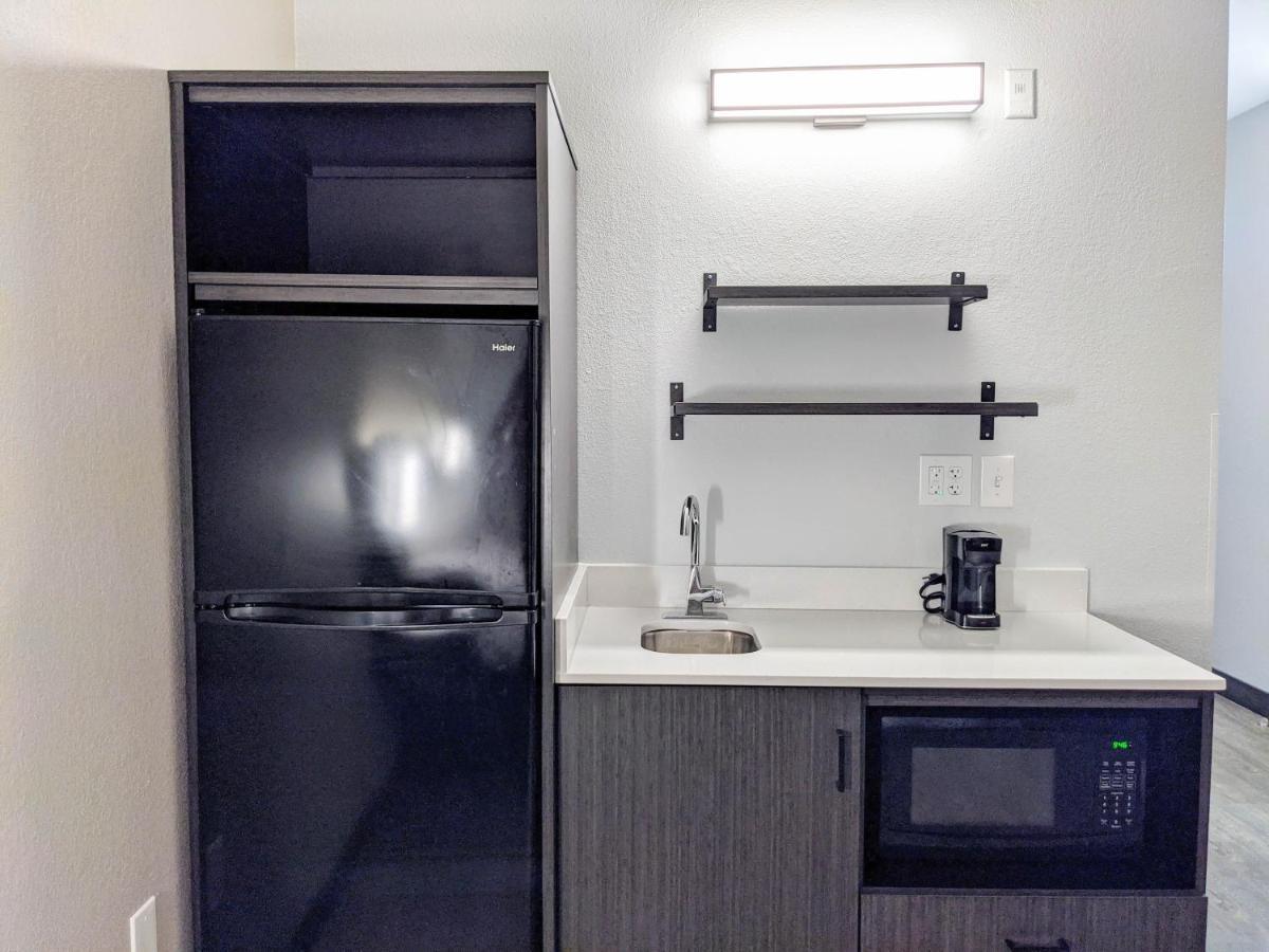 6 Pensacola, Fl - West I-10 Hotel 2*