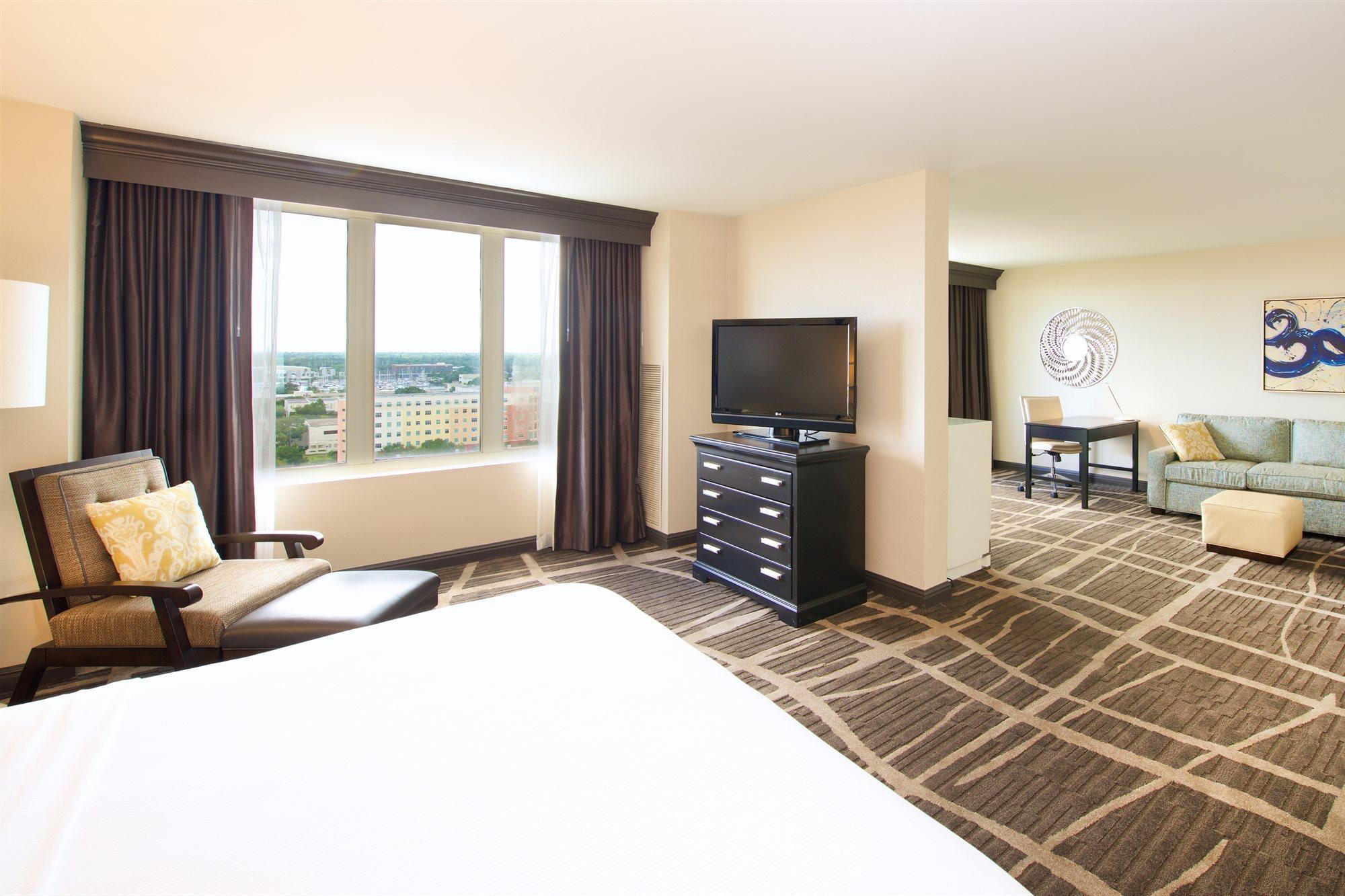 Hilton Bayfront Hotel 4*