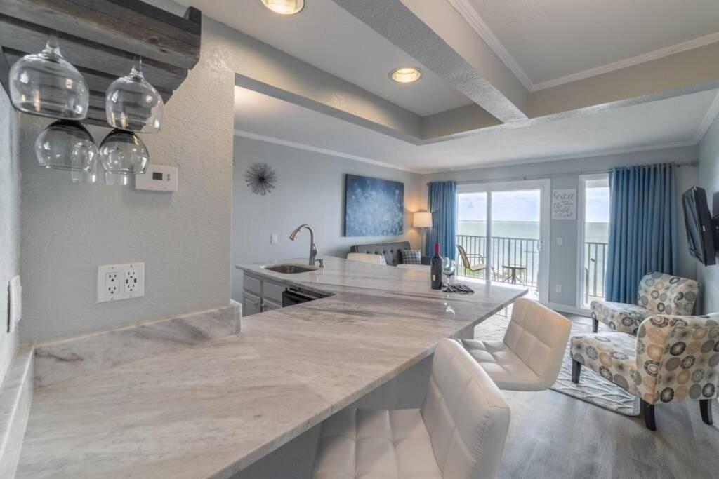 421-fully Renovated, Wifi, Pool, Amazing Views, Near Bucs Stadium Apartment Tampa