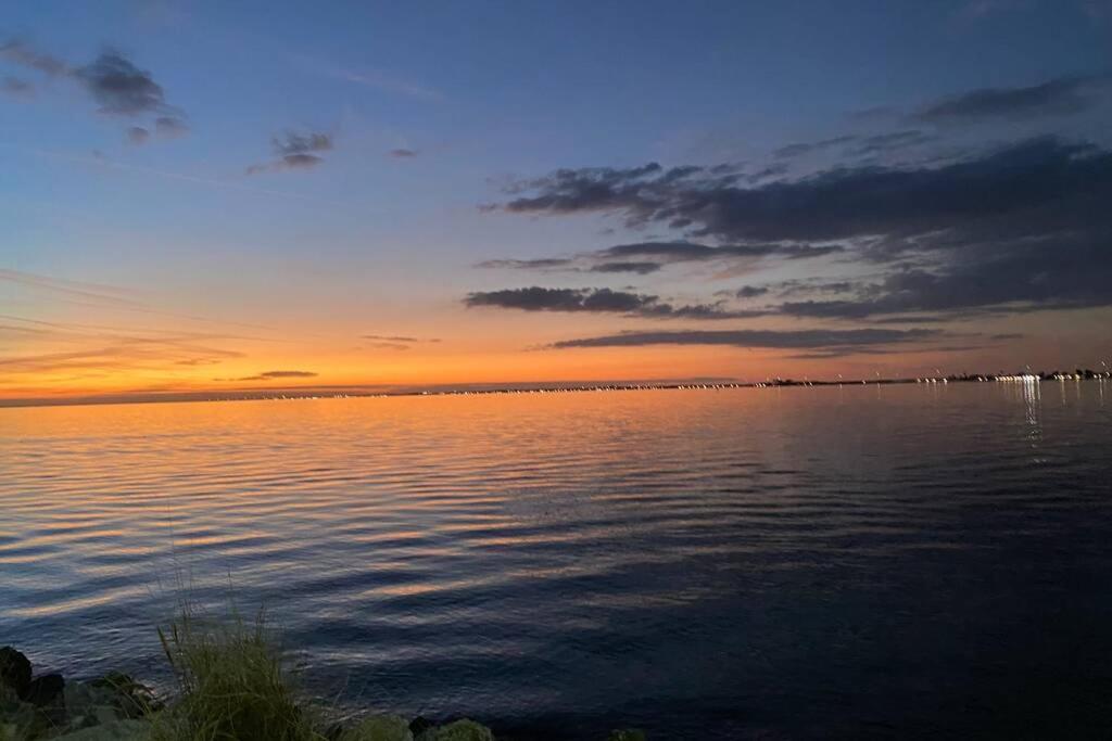 Apartment 421-fully Renovated, Wifi, Pool, Amazing Views, Near Bucs Stadium Tampa