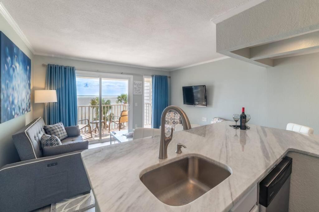 421-fully Renovated, Wifi, Pool, Amazing Views, Near Bucs Stadium Apartment