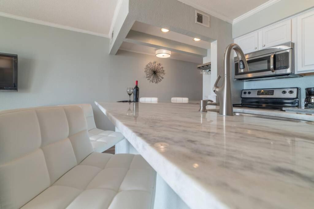 421-fully Renovated, Wifi, Pool, Amazing Views, Near Bucs Stadium Apartment
