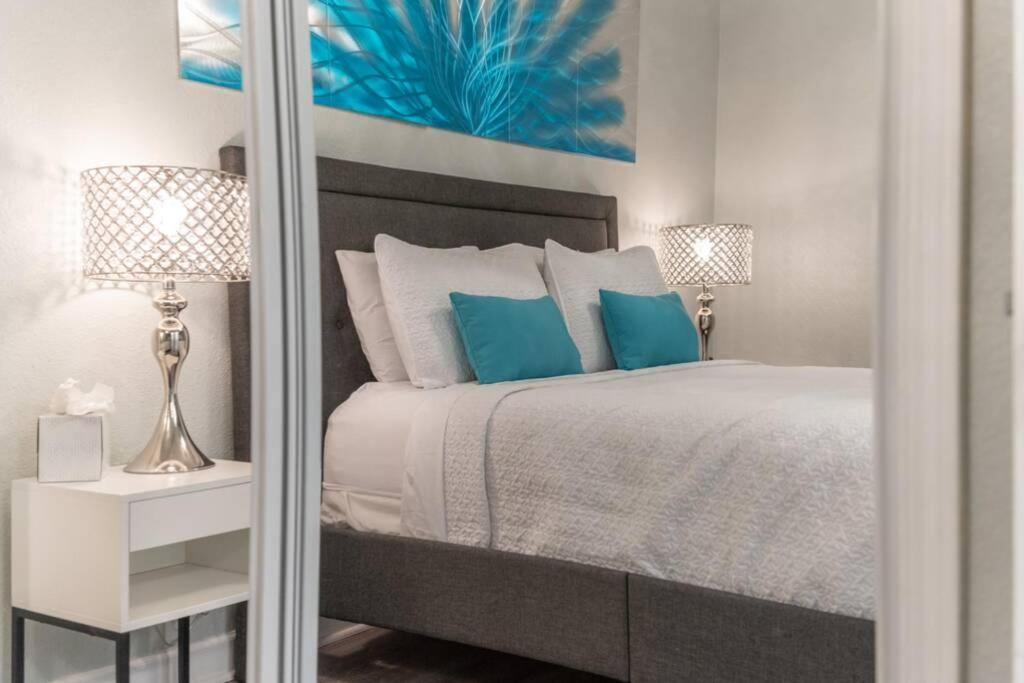 Apartment 421-fully Renovated, Wifi, Pool, Amazing Views, Near Bucs Stadium *
