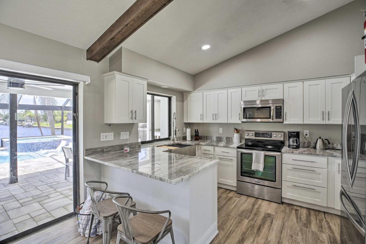 Canalfront With Private Pool! * Cape Coral