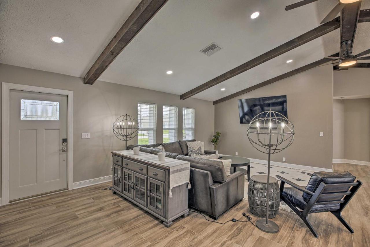 Canalfront With Private Pool! * Cape Coral