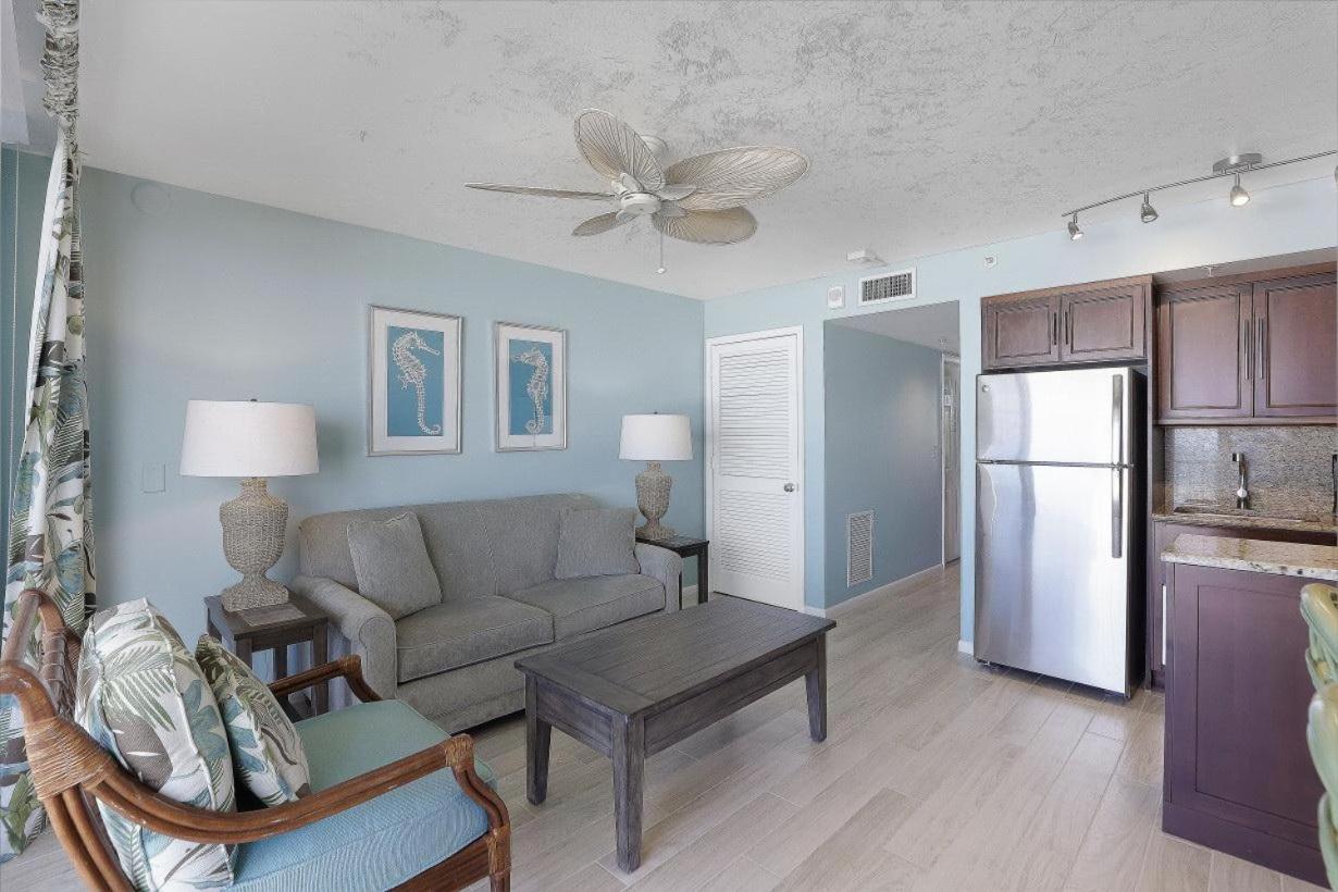 Apollo 304 * Marco Island