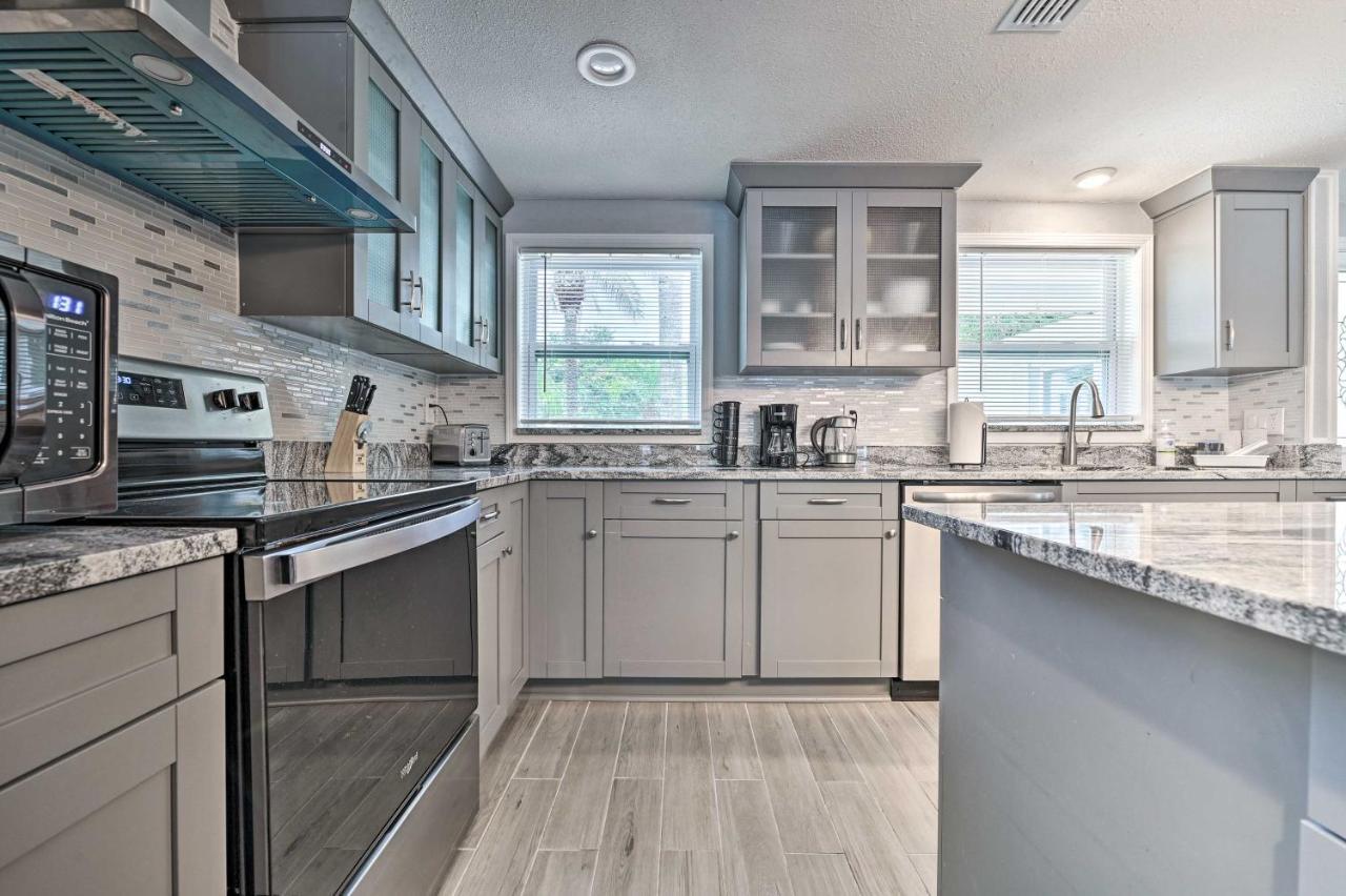 Renovated Oasis With Lanai And Grill! *
