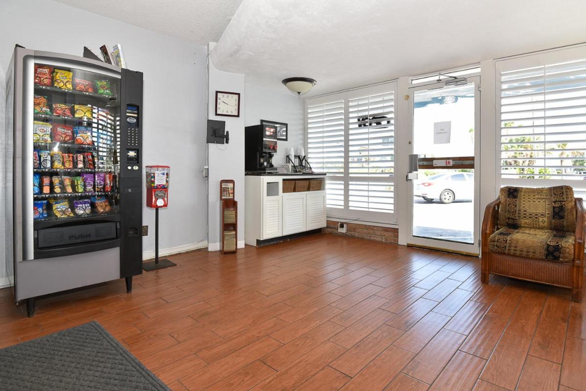 Cove Oceanfront Motel 3*