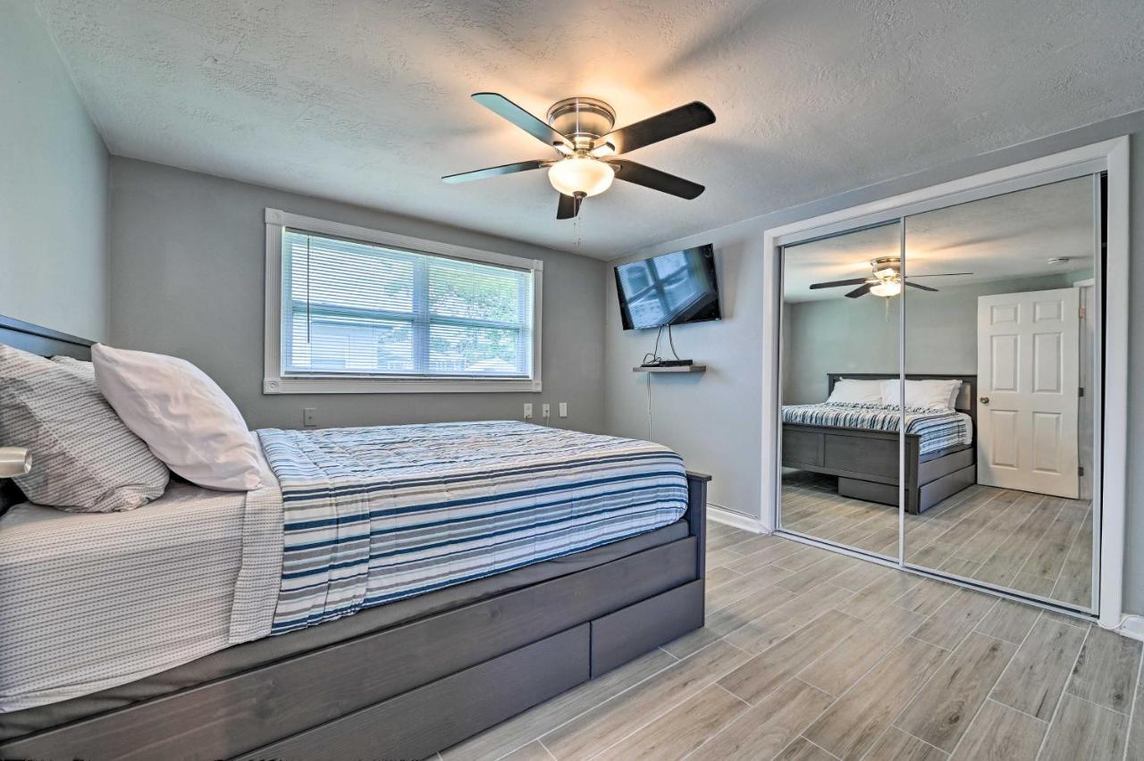 Holiday home Renovated Oasis With Lanai And Grill! *
