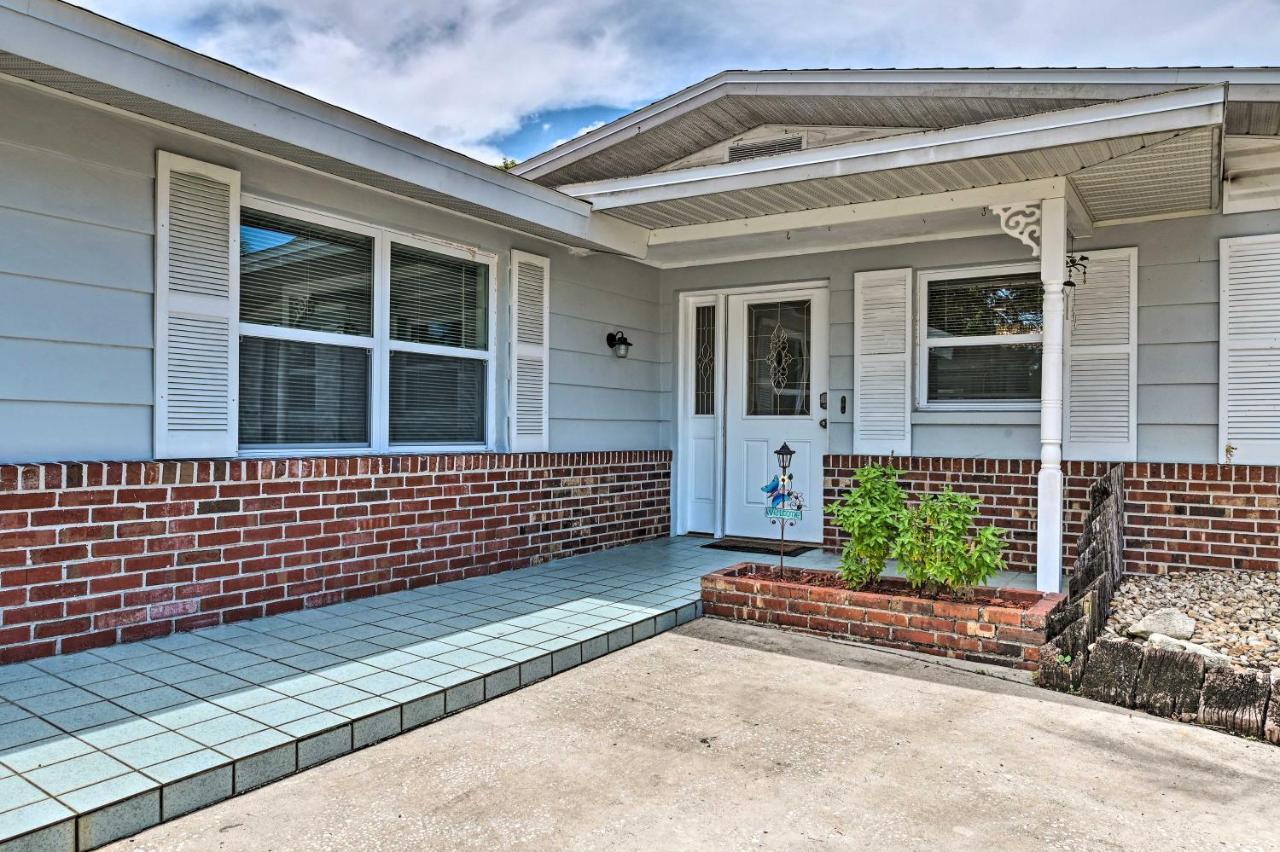 Holiday home Renovated Oasis With Lanai And Grill! Port Richey