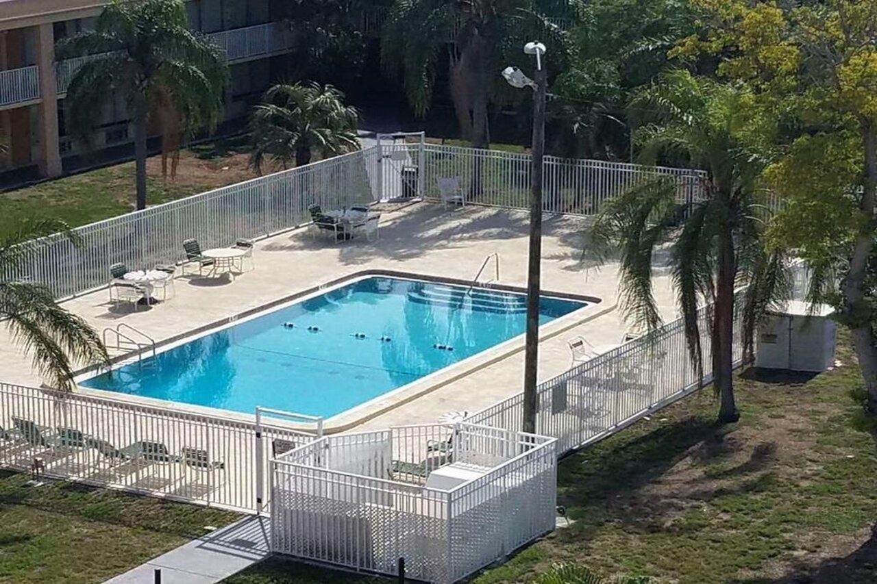 Inn Quality North-tampa Bay 3*