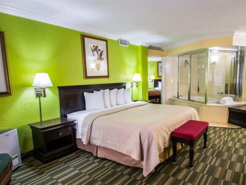 Inn Quality Ormond Oceanfront 3*
