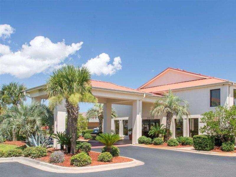 Days & By Wyndham - Near Beaches Hurlburt Motel