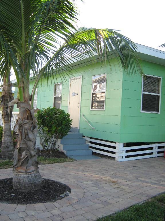 The Court And 2* Fort Myers Beach