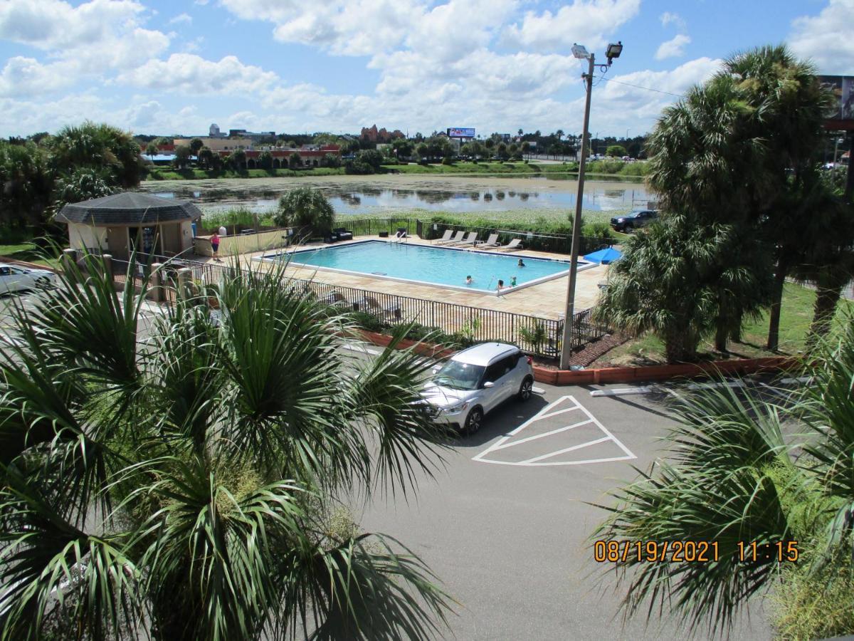 Quality Inn & Suites Kissimmee By The Lake