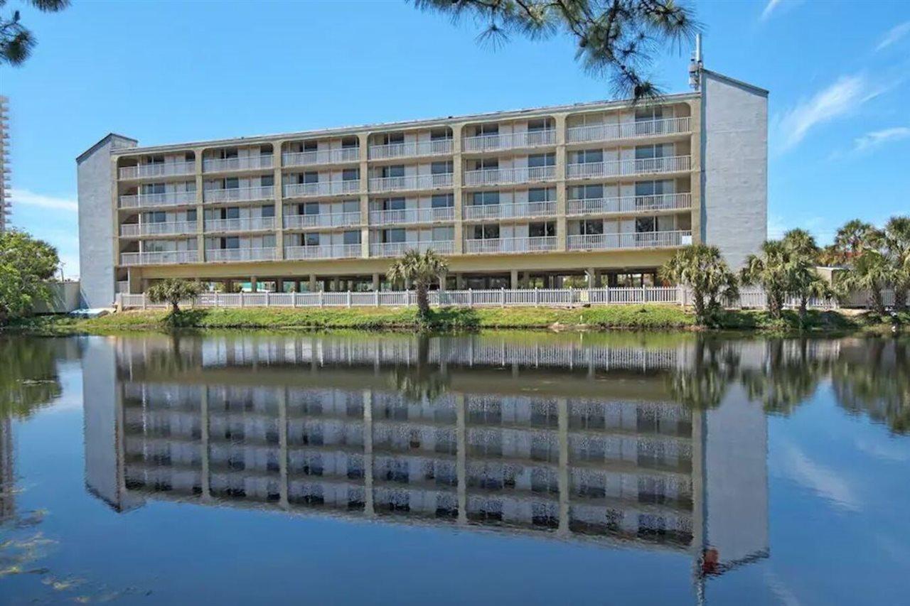 Hotel Baymont By Wyndham Panama 2*