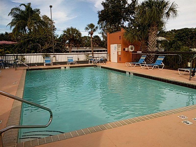 Days By Wyndham Bay Hotel 3*