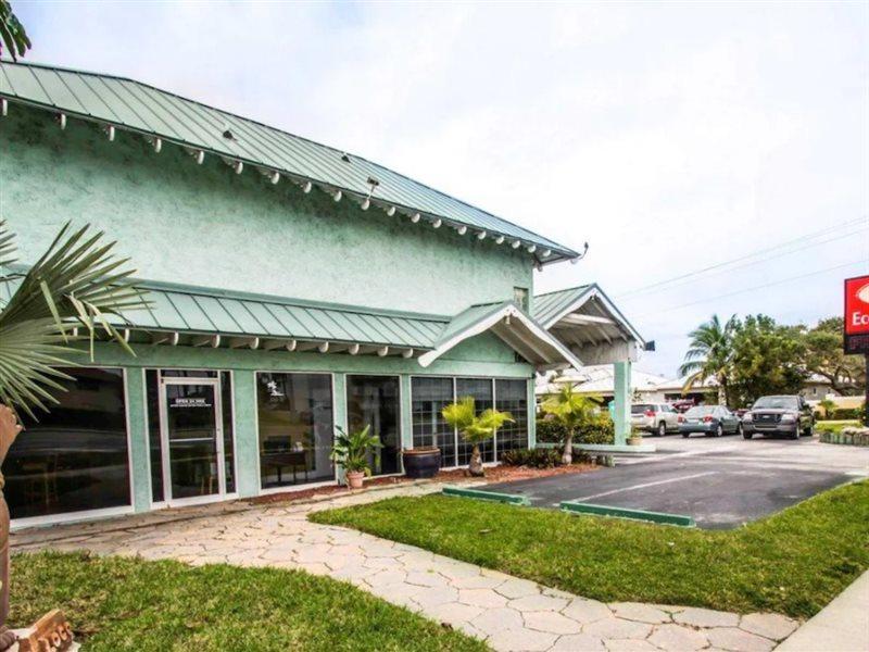 Econo Cocoa - Near The Port