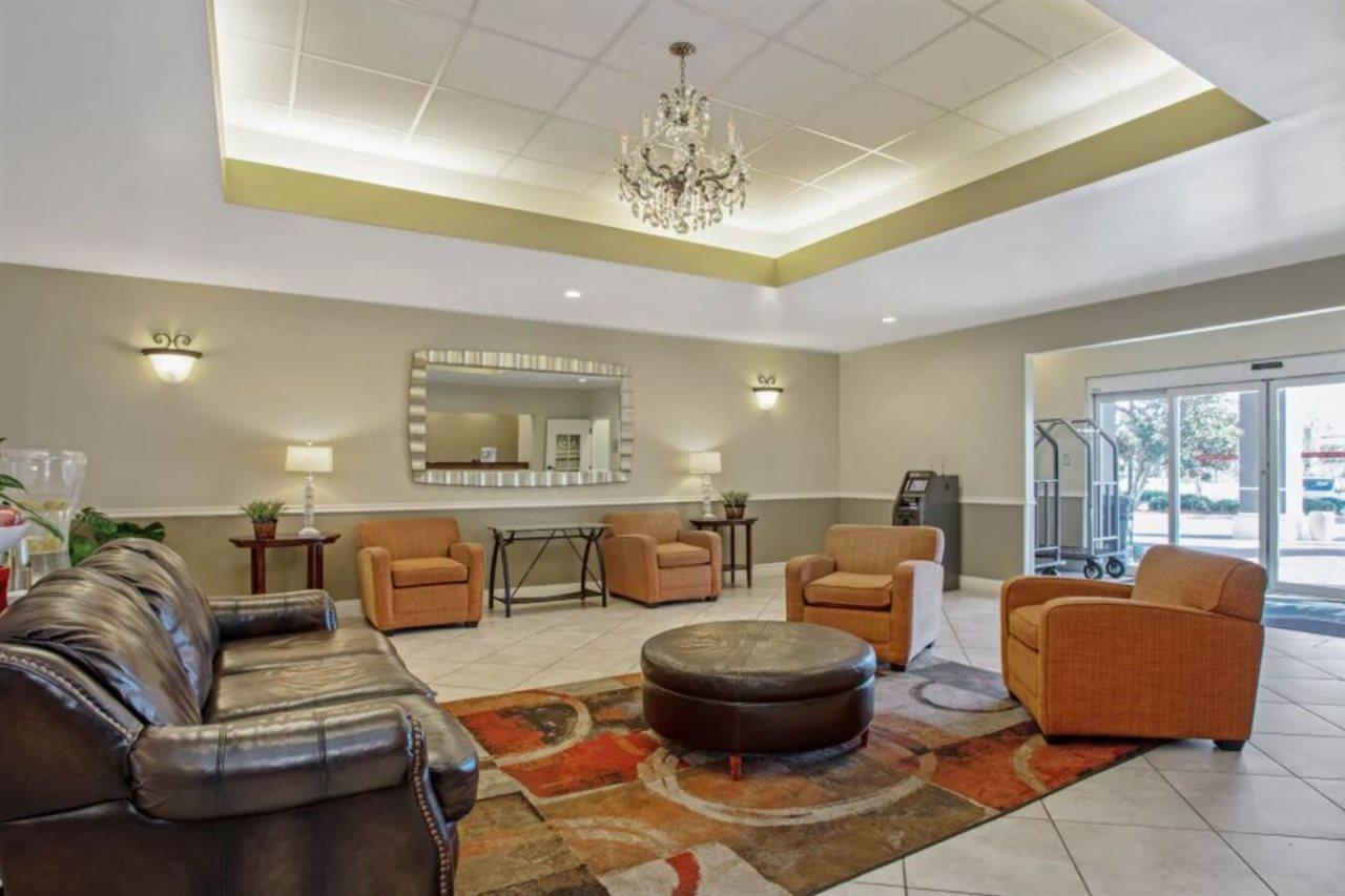 La Quinta By Wyndham Pcb Coastal Palms Hotel