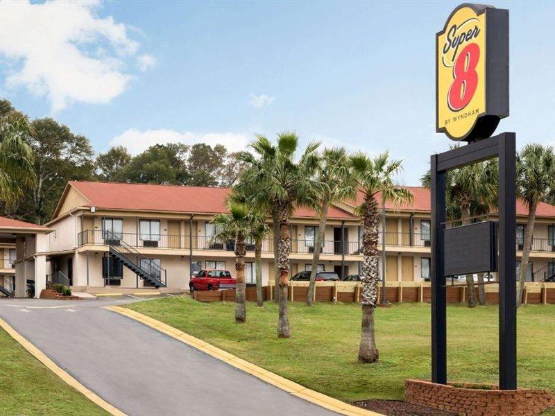Opulent Oasis Hotel 2*
