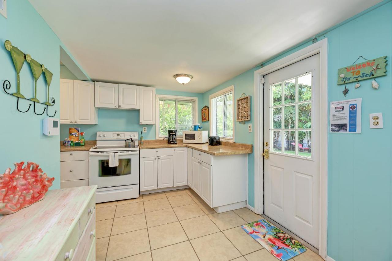 Holiday home Haven-one Minute Walk To The Beach-private Yards-keyless Locks