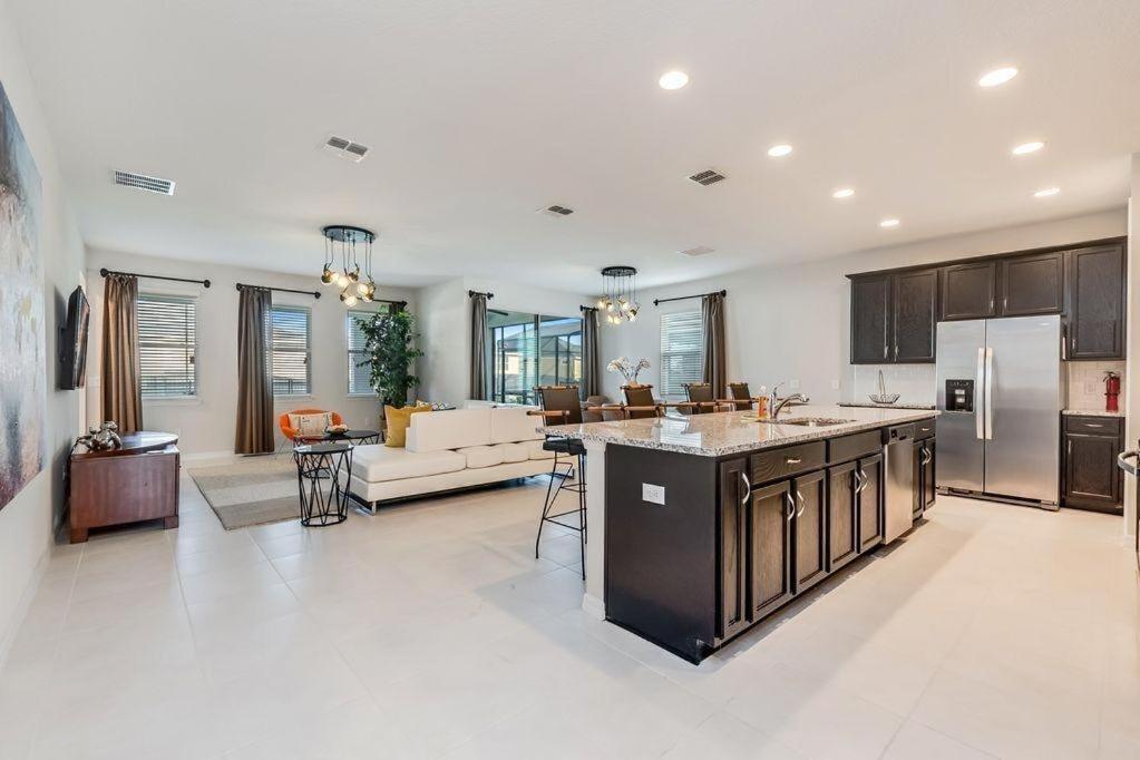 Holiday home Bsv1773 - Luxury 8 Bedroom 6 Bathroom In The Desirable Solara Kissimmee