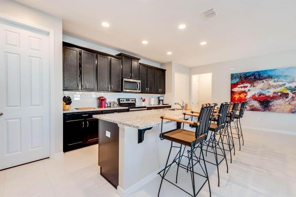 Bsv1773 - Luxury 8 Bedroom 6 Bathroom In The Desirable Solara *