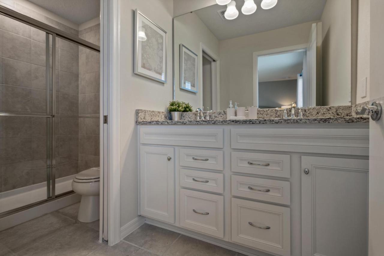 Villa Bsv2011 - Brand New 8 Bedroom 6 Bath Located In Windsor Island Davenport