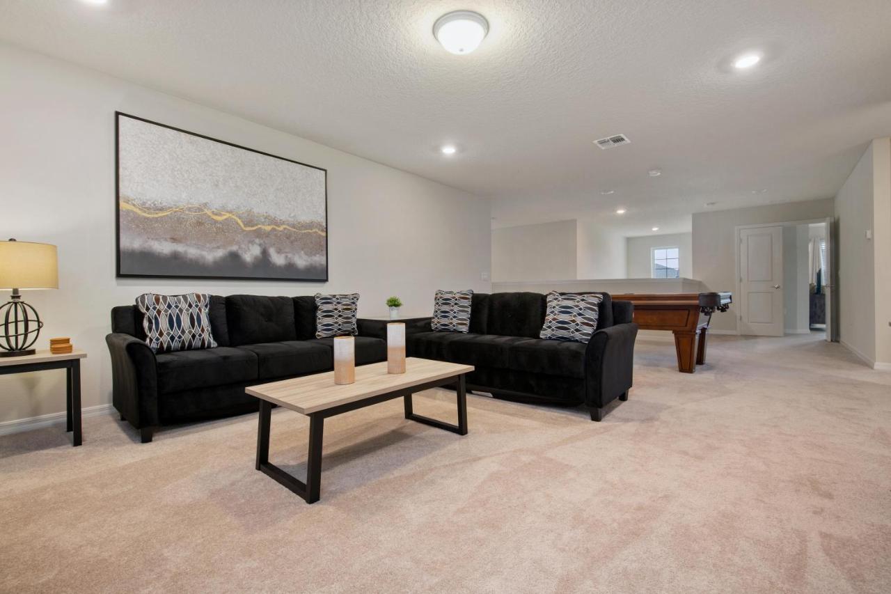 Bsv2011 - Brand New 8 Bedroom 6 Bath Located In Windsor Island Davenport