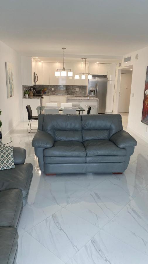 Sunny Isles Aparment