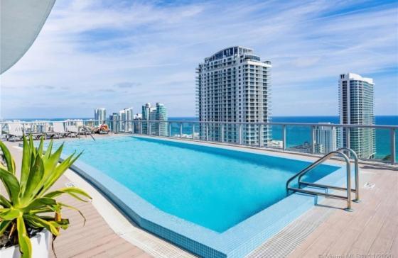 Beachwalk Elite And Aparthotel Hallandale Beach