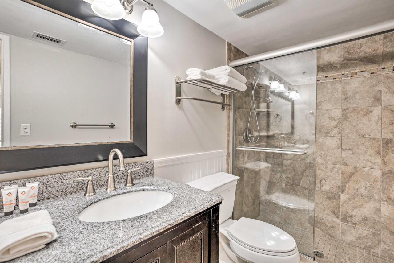 With Pool Access, Walk To Beach! Jupiter