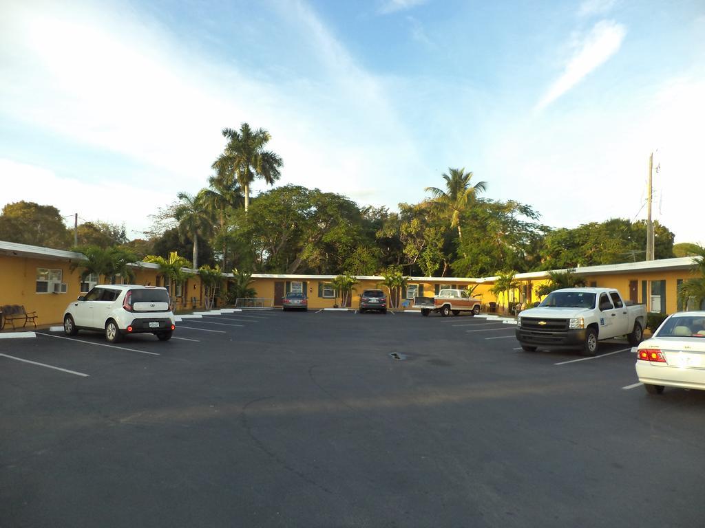 Glades - 2*
