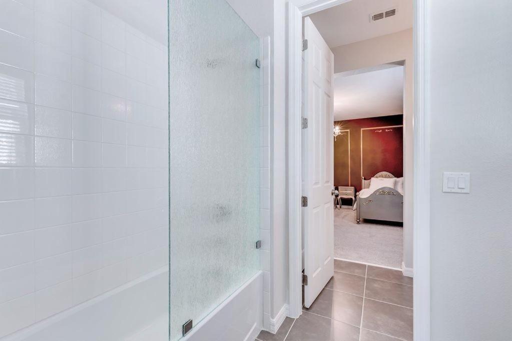 Bsv1810 - Luxury 8 Bedroom 6 Bathroom In The Desirable Solara Holiday home *