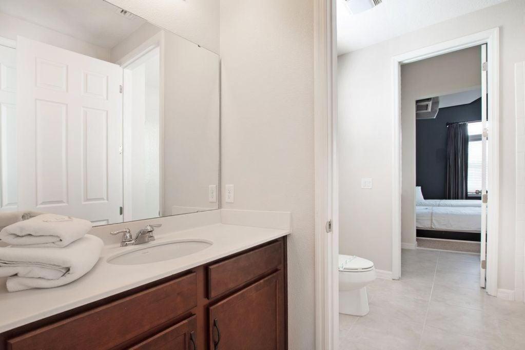 Bsv1823 - Luxury 8 Bedroom 6 Bathroom In The Desirable Solara Kissimmee